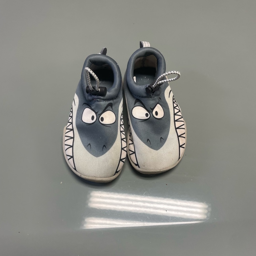 Body glove water shoes